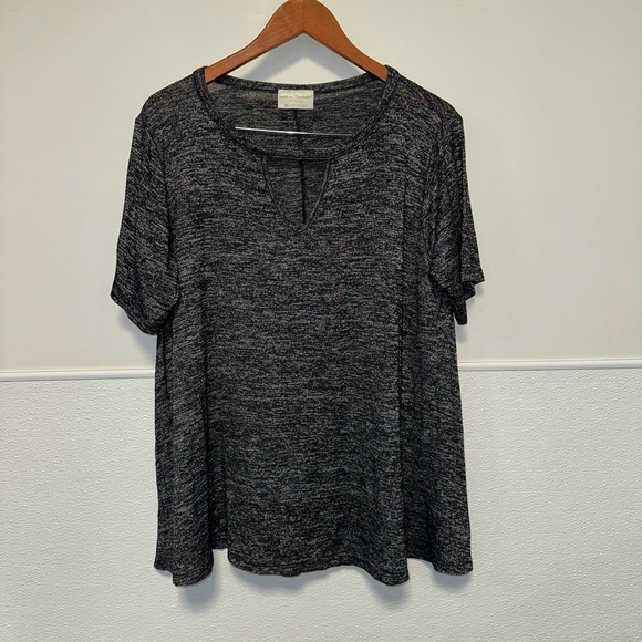 Bobbie Brooks Tops - Bobbie Brooks Women’s T-Shirt Size 2X Gray Short Sleeve Top Key Hole Plus Size